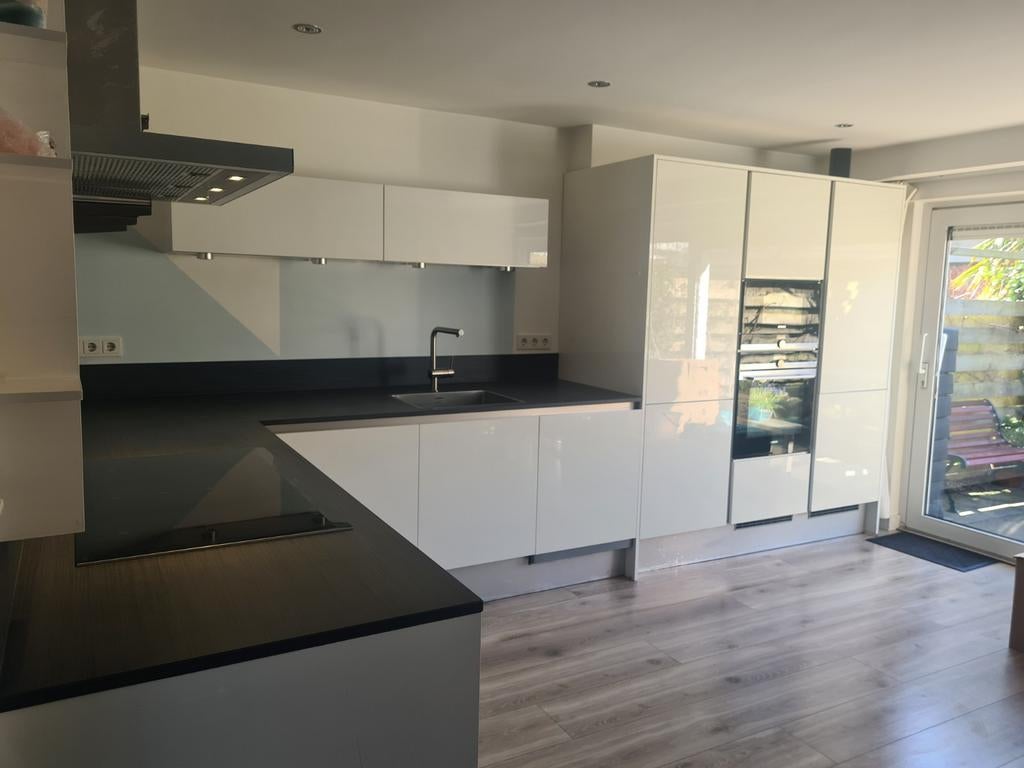 Bruynzeel keuken hoogglans wit L vorm ophalen 1-11juni, Huis en Inrichting, Keuken | Complete keukens, Gebruikt, Hoekkeuken, Wit