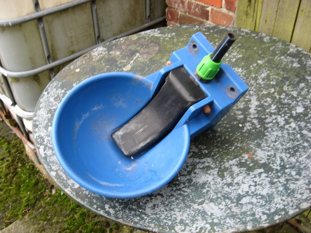 drinkbak voor paarden / koeien, Stalling
