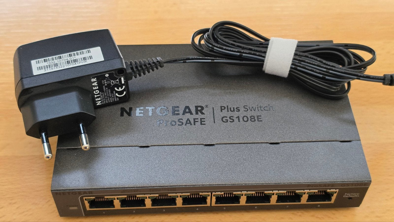 NETGEAR ProSAFE Plus Switch GS108E - 8-poorts Gigabit, Computers en Software, Netwerk switches, Ophalen of Verzenden, Gebruikt