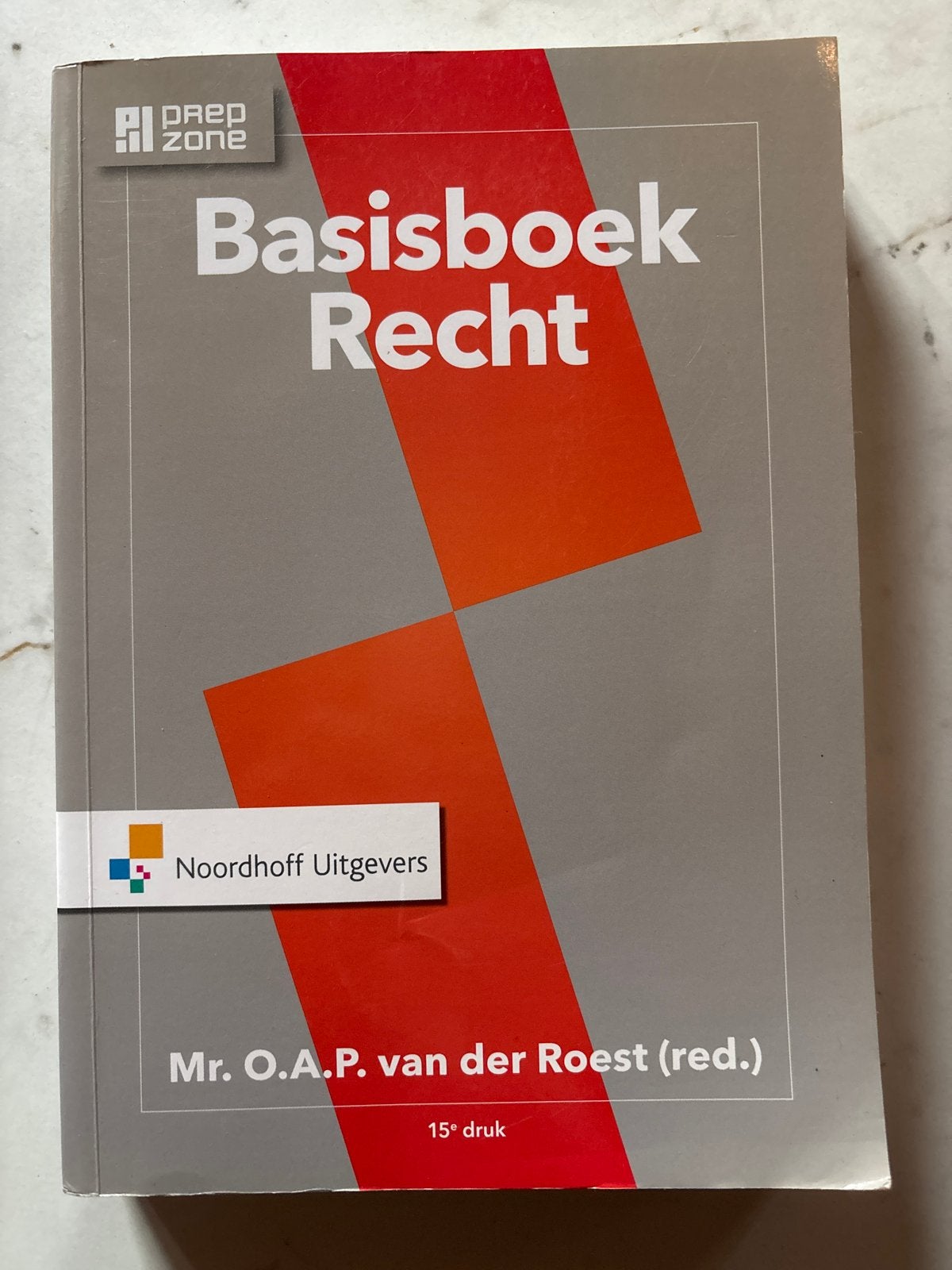 Basisboek Recht - Mr. O.A.P. van der Roest (15e druk), Ophalen of Verzenden, Gamma, Gelezen, HBO