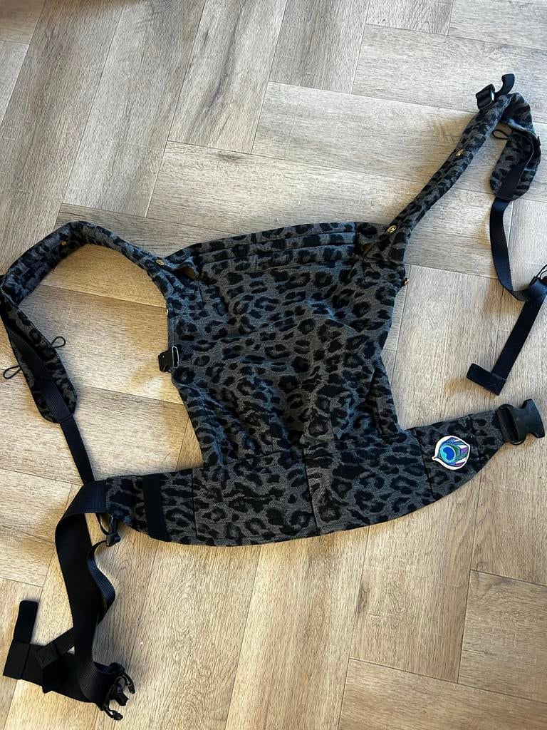 Artipoppe Draagzak Zeitgeist Leopard Print Grey, Overige merken, Buik of Rug, Ophalen of Verzenden, Zo goed als nieuw