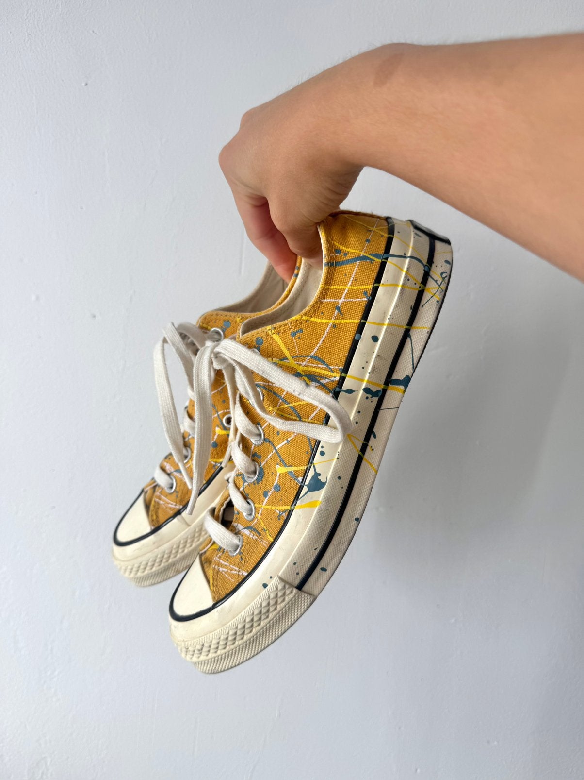 Converse Chuck 70 Archive met gele verfspatten, maat 38, Verzenden, Sportschoenen, Geel, Zo goed als nieuw