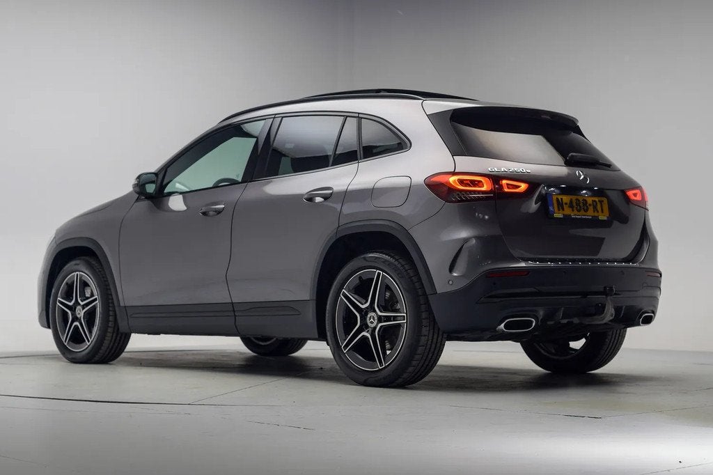 Mercedes-Benz GLA 250e Amg Line Night Pakket Aut. [ Panorama, Auto's, Mercedes-Benz, Automaat, 16 kWh, Bedrijf, 71 km/l