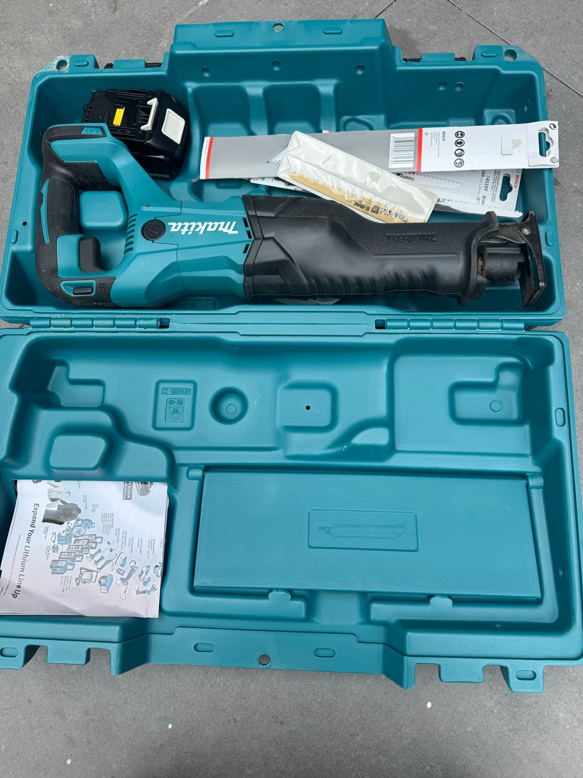 Makita Reciprozaag op accu in koffer, 70 mm of meer, 600 tot 1200 watt, Ophalen of Verzenden, Zo goed als nieuw