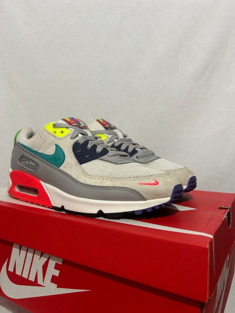 ALS NIEUW! Maat 42,5 - Nike Air Max 90 Evolution of Icons, Kleding | Heren, Schoenen, Overige kleuren, Verzenden, Nike, Nike