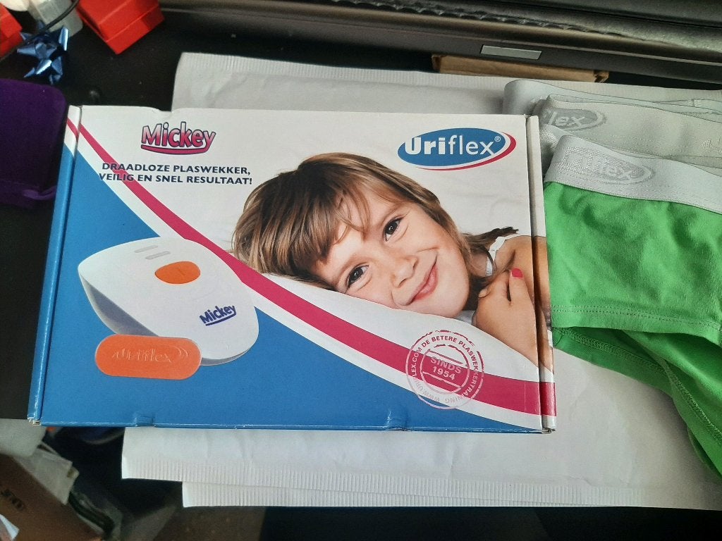 Urifoon Mickey Plaswekker met 8 meisjes broekjes, Ophalen of Verzenden, Gebruikt, 250 meter of meer