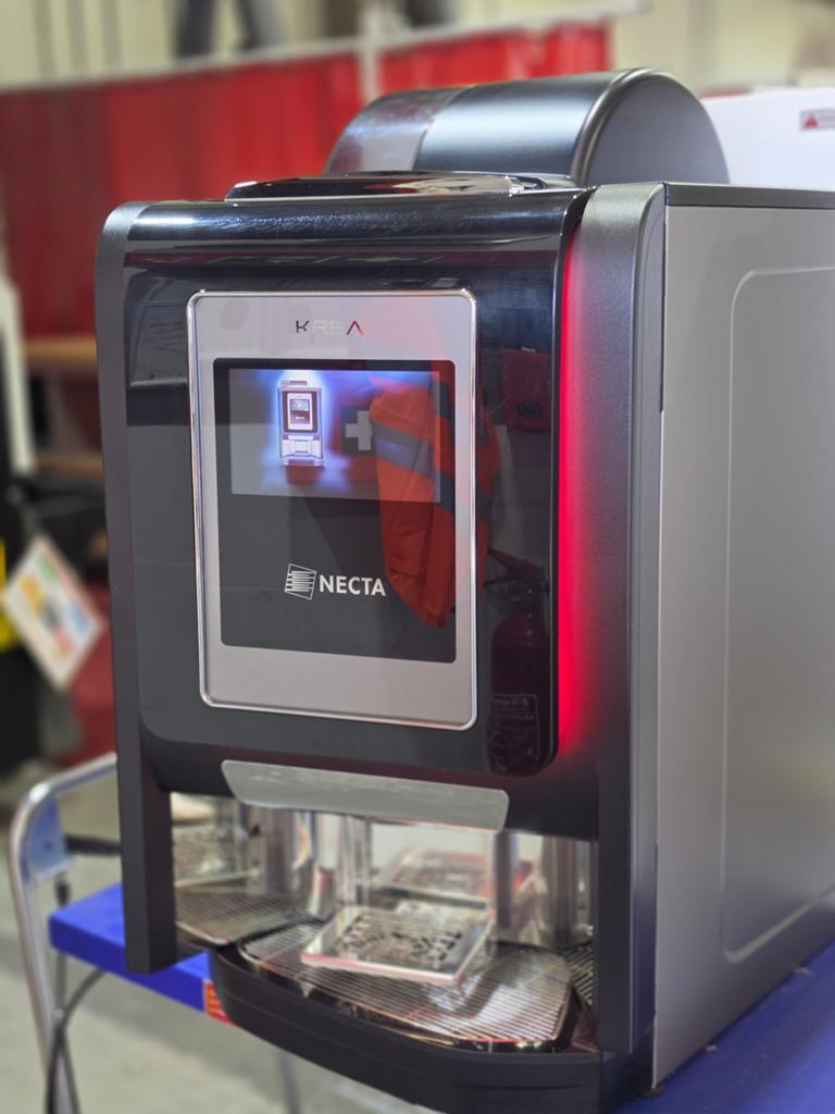 Mooie volautomatische koffieautomaat, 10 kopjes of meer, Ophalen, Zo goed als nieuw, Koffiemachine