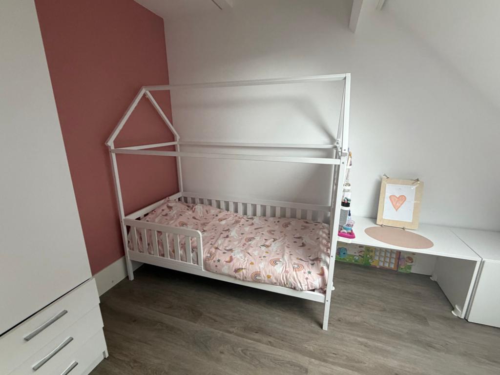 Huisbed met hekje 160x80 (excl. knutselbord), Kinderen en Baby's, Kinderkamer | Bedden, 70 tot 85 cm, Ophalen of Verzenden, Zo goed als nieuw