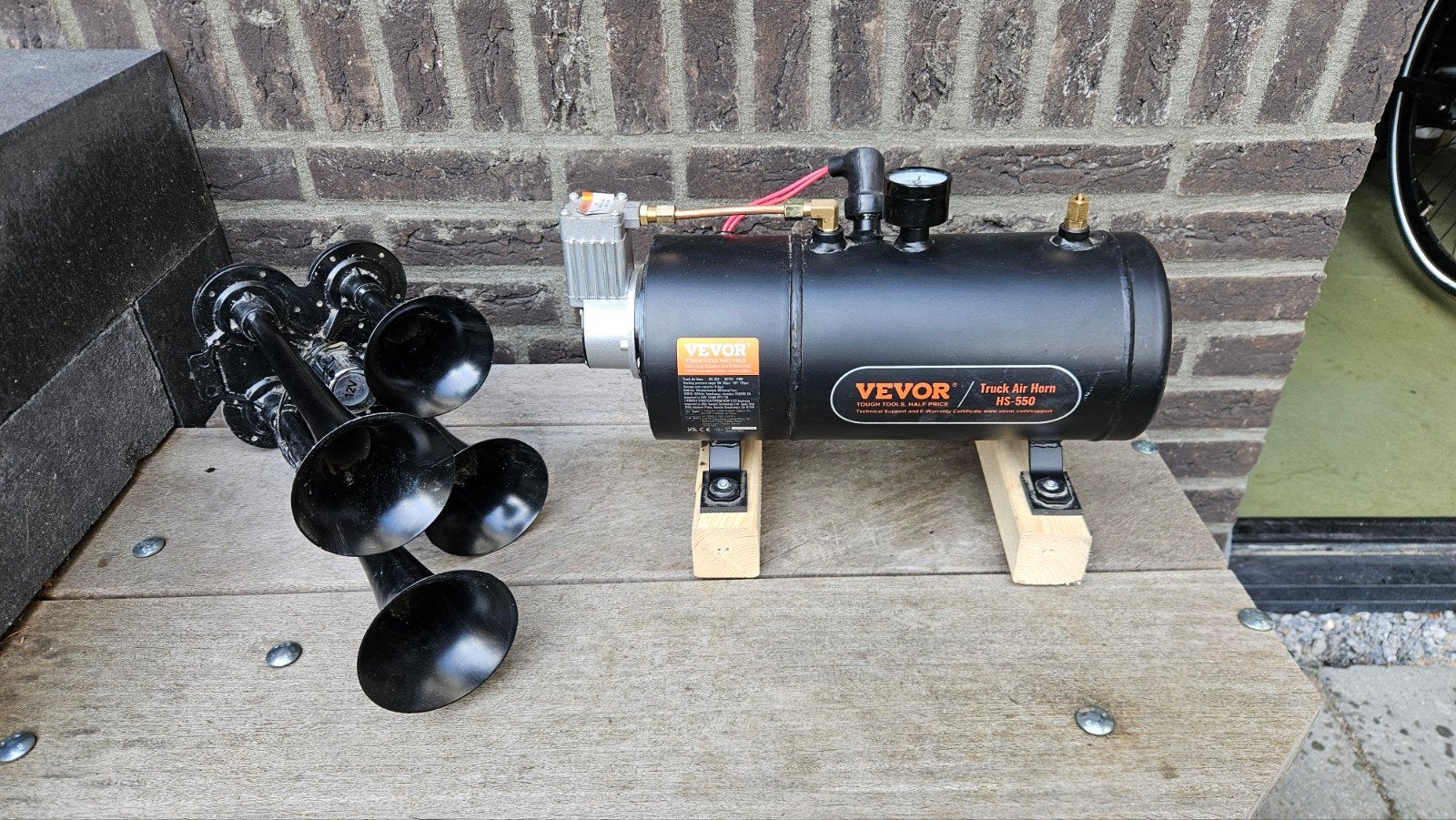 Treinhoorn 4-trompet luchthoornkit met compressor, Ophalen, Gebruikt