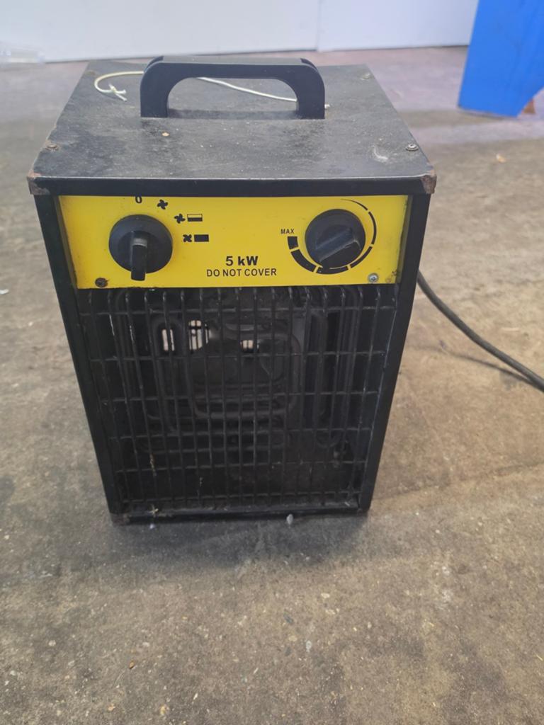Robuuste 5 kW elektrische kachel - Ideaal voor werkplaats, Ophalen, 30 tot 80 cm, Gebruikt, Kachel