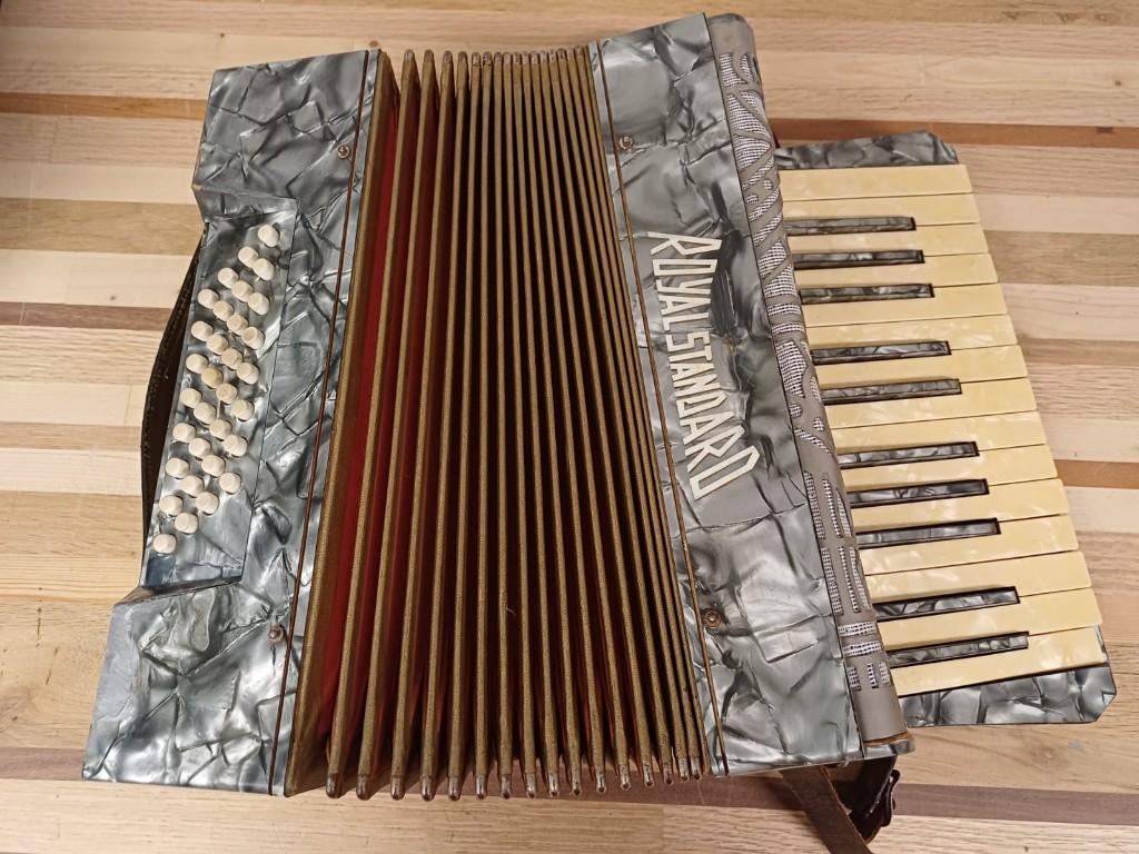 Royal Standard accordeon, Muziek en Instrumenten, Accordeons, Ophalen of Verzenden, Gebruikt, Overige formaten, Overige merken