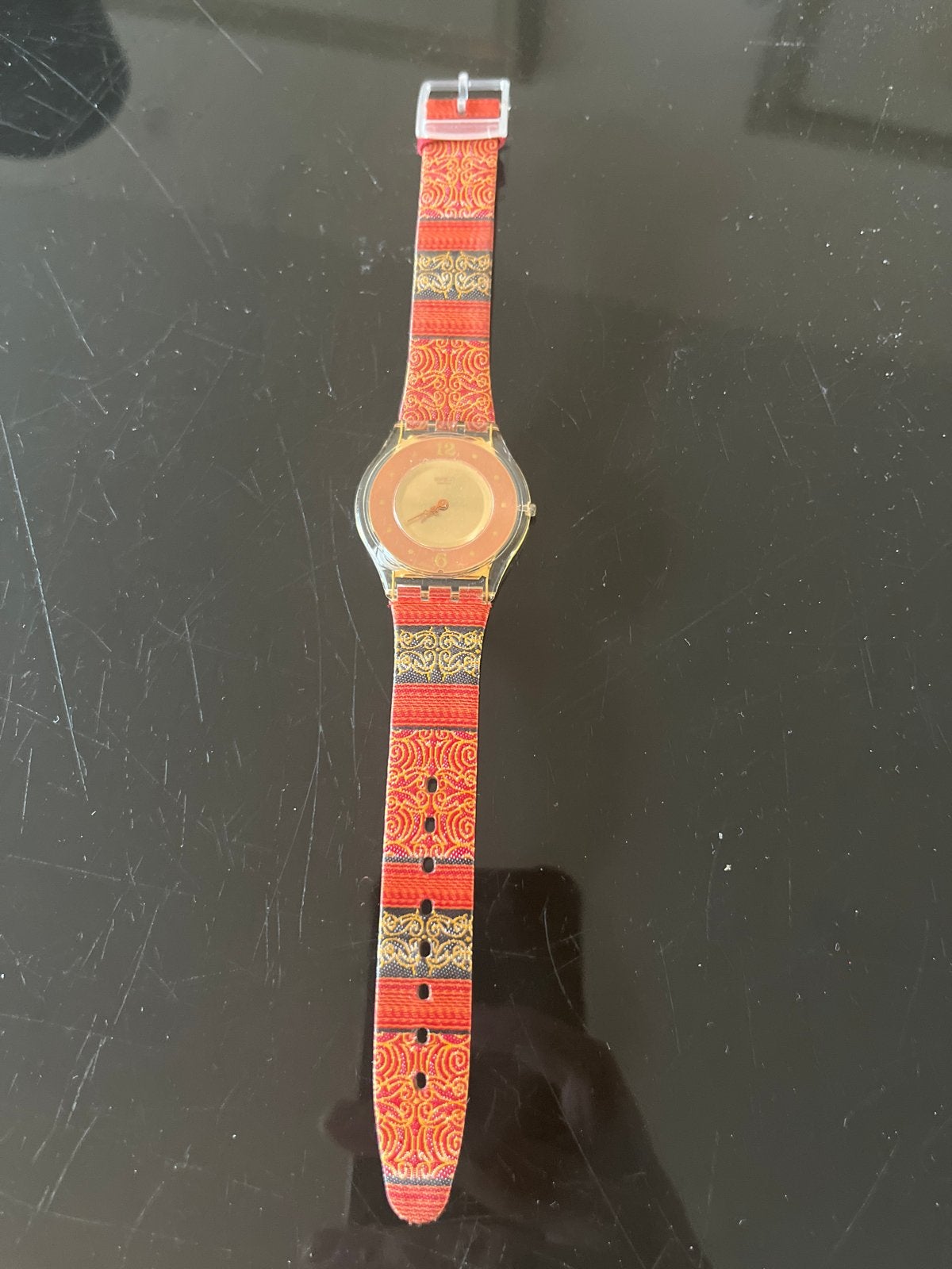 Swatch Skin Sweet Sarong SFK193 horloge uit 2003, Sieraden, Tassen en Uiterlijk, Horloges | Dames, Ophalen, Kunststof, Gebruikt