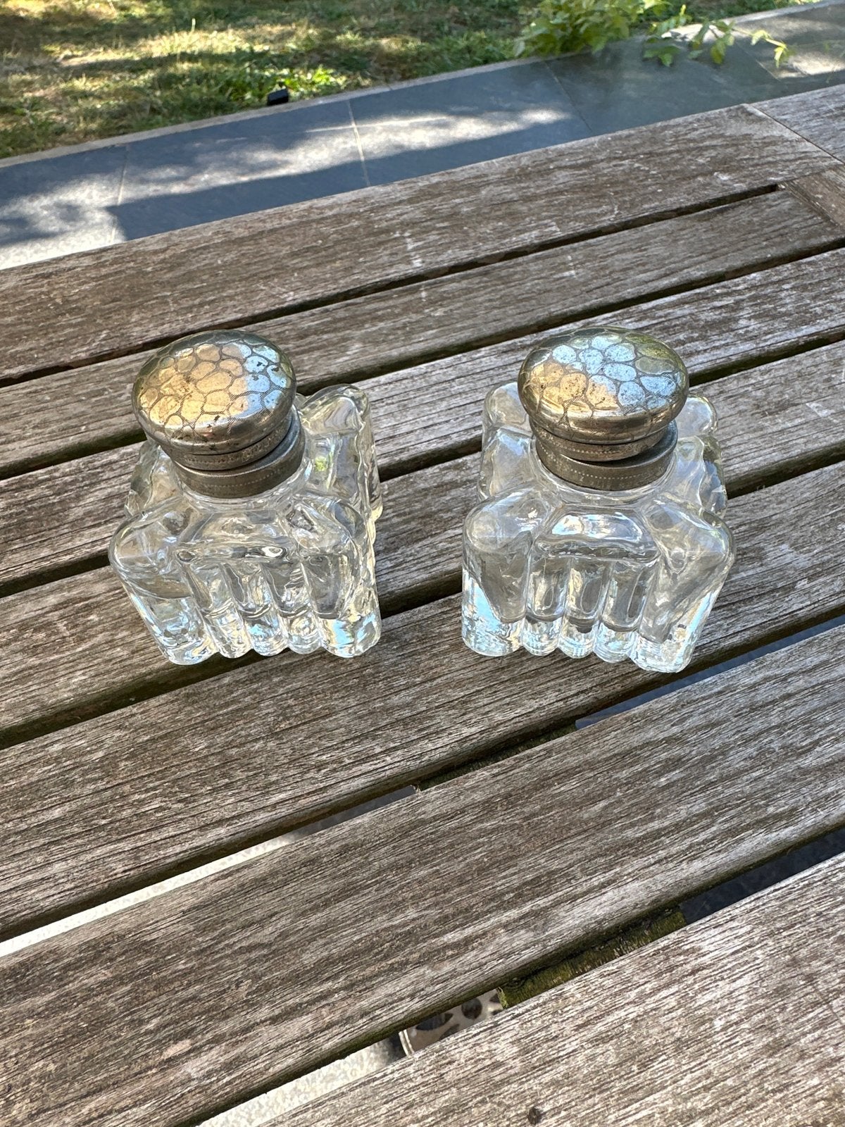 Antieke glazen inktpotten met metalen deksels (set van 2), Antiek en Kunst, Ophalen