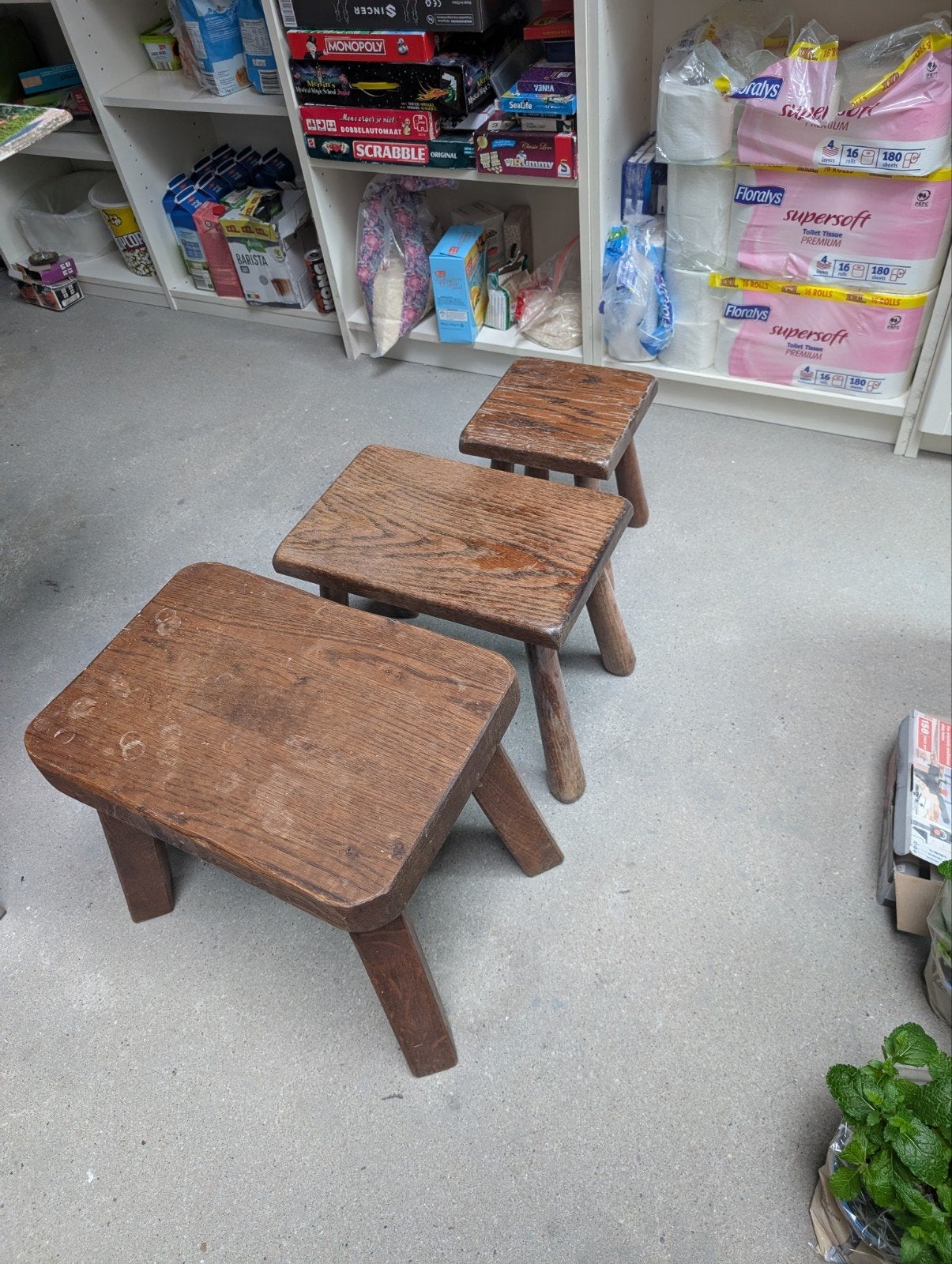Set van 3 massief eiken krukjes/bijzettafeltjes, Ophalen of Verzenden