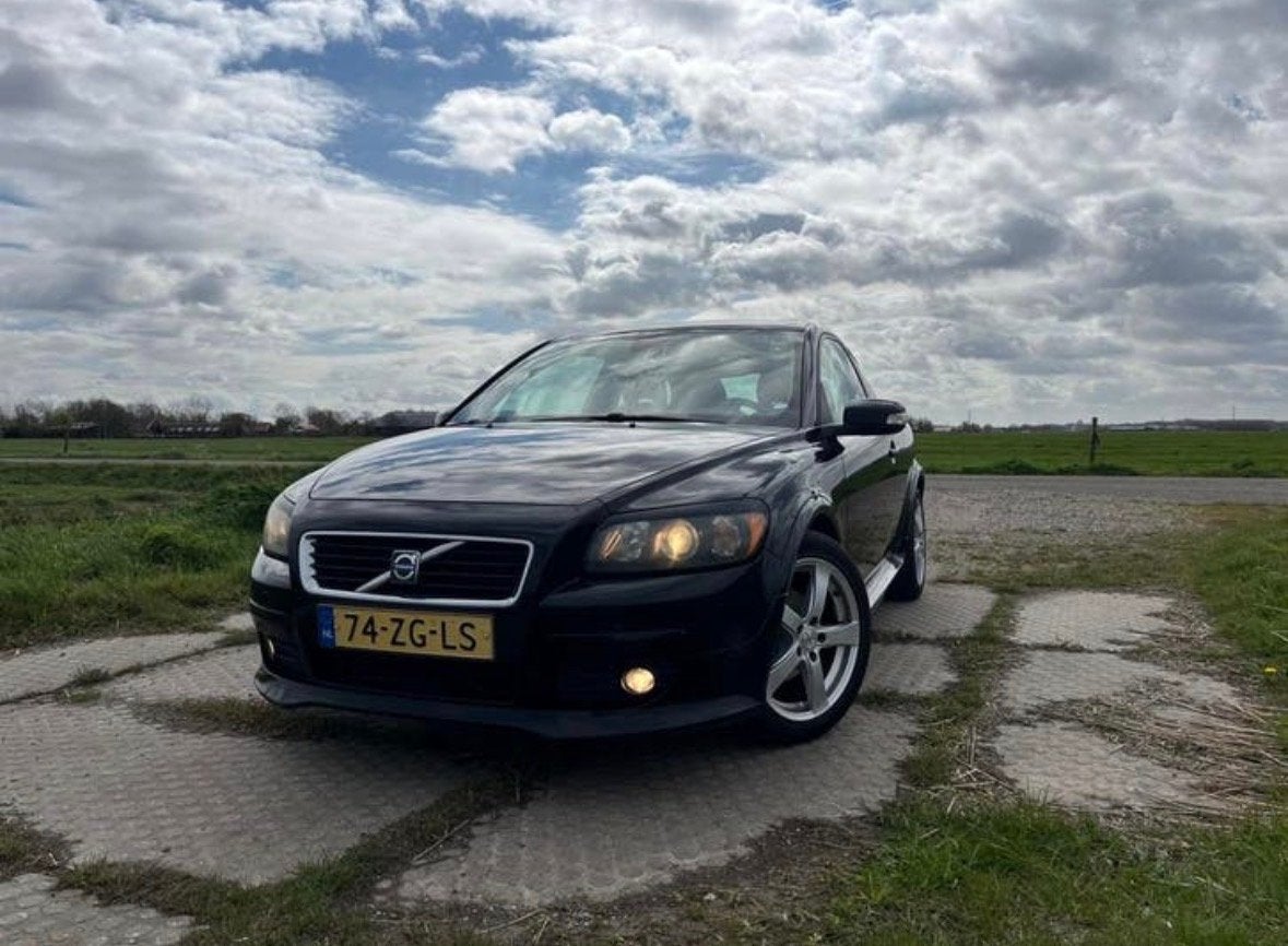 Volvo C30 1.6 2008 Zwart incl. Winterbanden + velgen, Voorwielaandrijving, 1596 cc, 4 cilinders, 4 stoelen