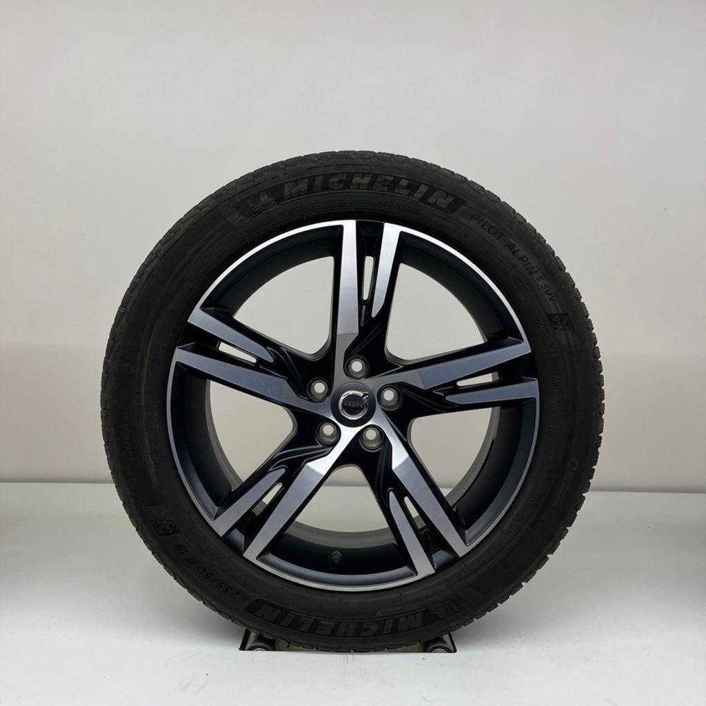 Volvo XC40 - 19 inch - winterbanden, 19 inch, Gebruikt, Banden en Velgen, 235 mm