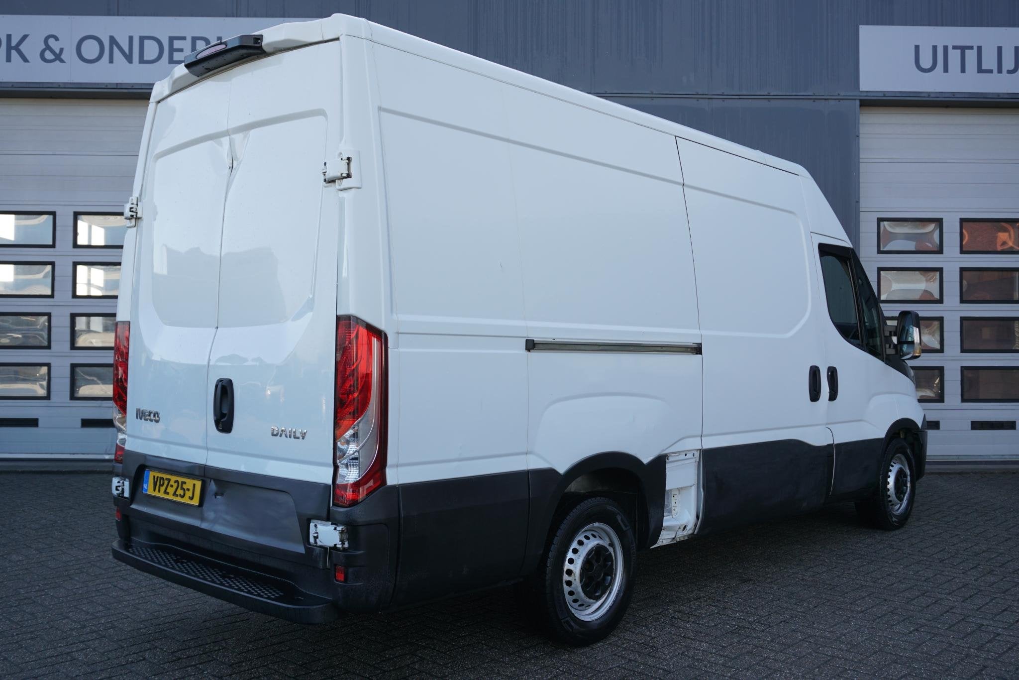 Iveco Daily 35S12V 2.3 352 H2, Auto's, Bestelauto's, Gebruikt, Euro 6, Iveco, 116 pk
