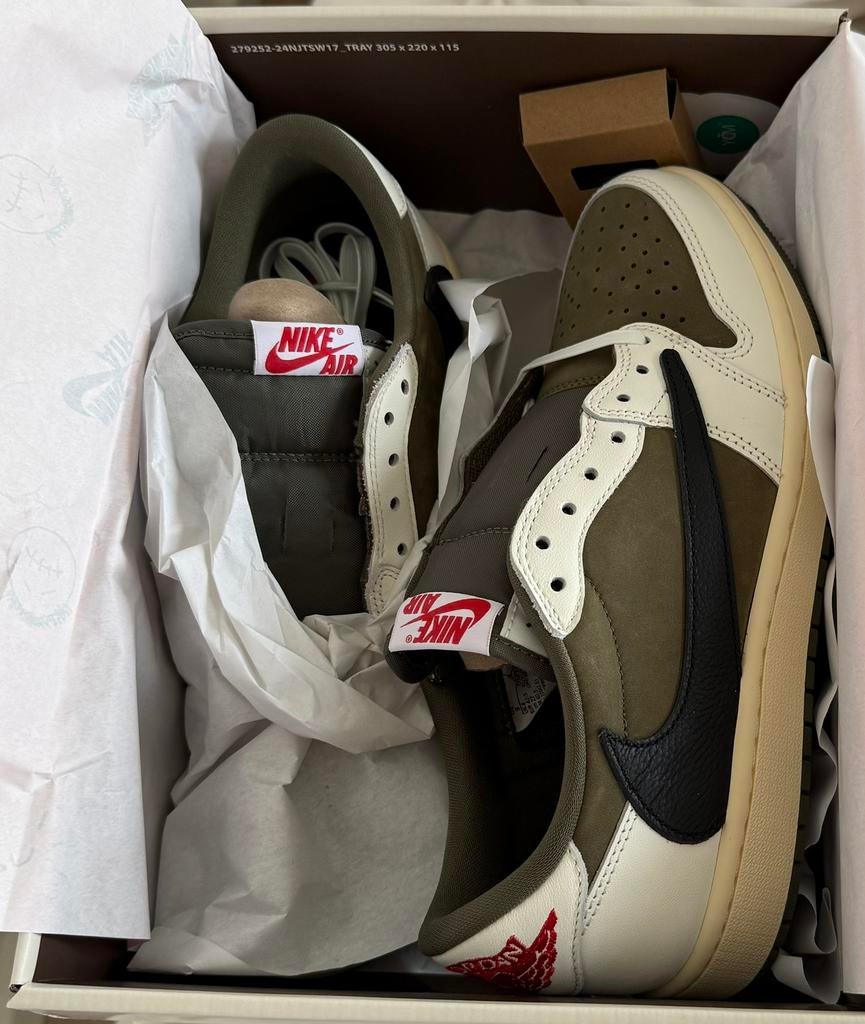 Nike Dunk Jordan 1 Low Travis Scott Medium Olive 42.5/43/46, Kleding | Heren, Schoenen, Ophalen of Verzenden, Nieuw, Overige kleuren
