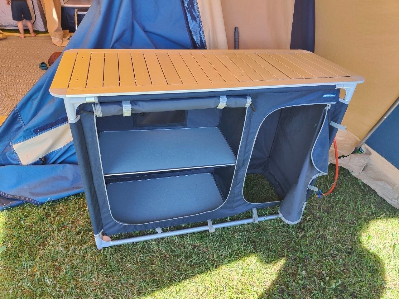 Campart Travel Camping Keukenkast met Spoelbak, Ophalen, Gebruikt
