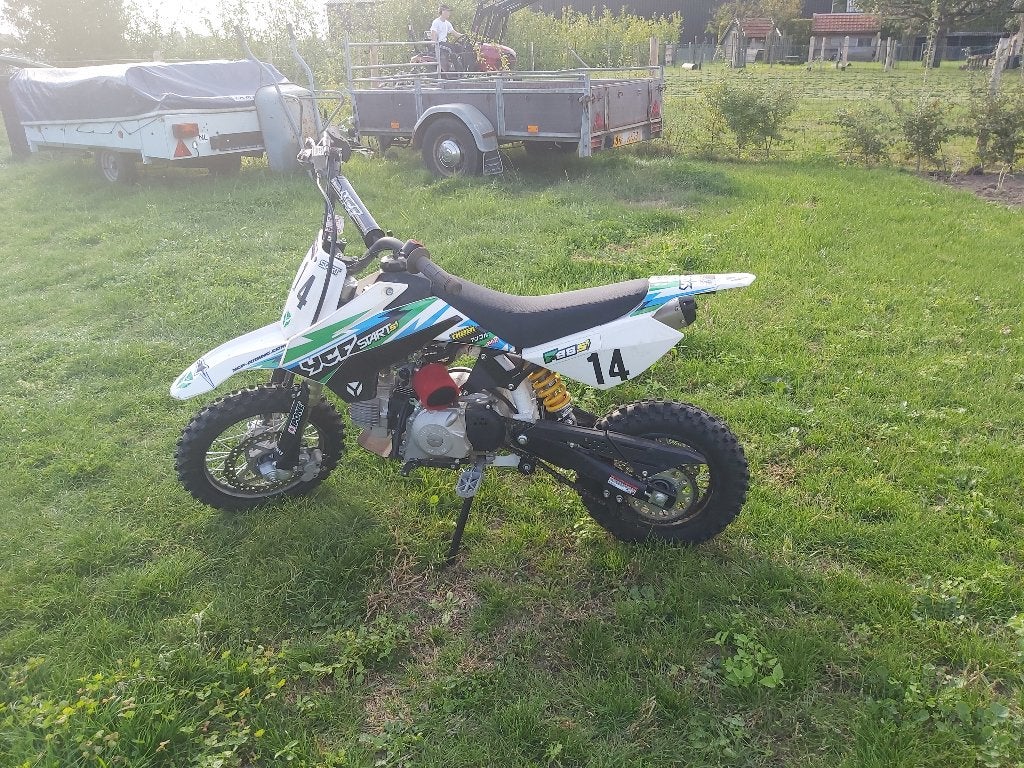te koop mooie YCF 88 cc crossmotor, Ophalen, Zo goed als nieuw
