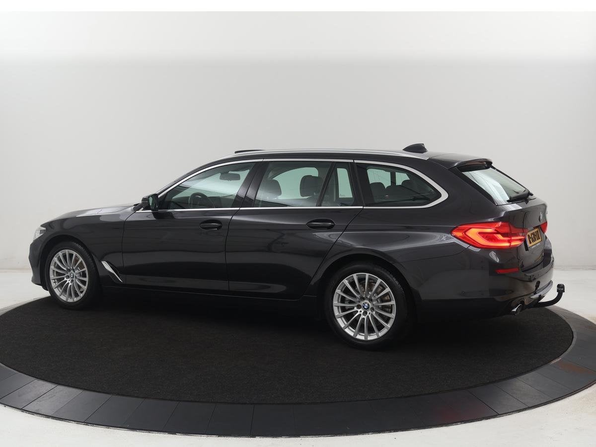 BMW 5-serie Touring 520i High Executive | Panoramadak | Trek, Automaat, 1998 cc, Achterwielaandrijving, Euro 6