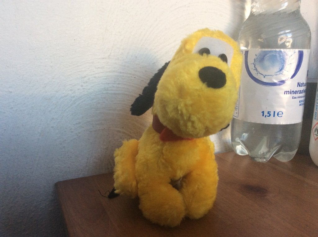 knuffel Pluto. 17 cm hoog. Nickytoy, Gebruikt, Disney, Geel, Nicotoy