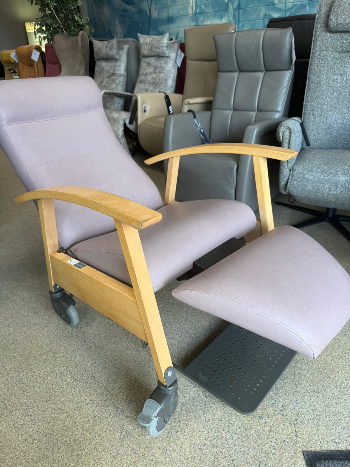 Transferstoel met relax functie op wielen Braekevelt, Ophalen of Verzenden, Zo goed als nieuw, 50 tot 75 cm, Ruim 100 fauteuils in alle kleuren en maten