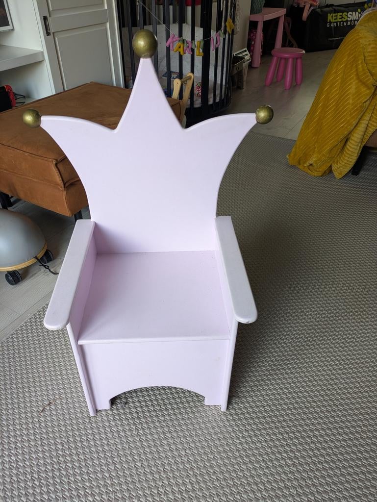 Roze kinderstoel in kroonvorm van hout, Kinderen en Baby's, Kinderkamer | Overige Meubels, Gebruikt, Stoel, Ophalen