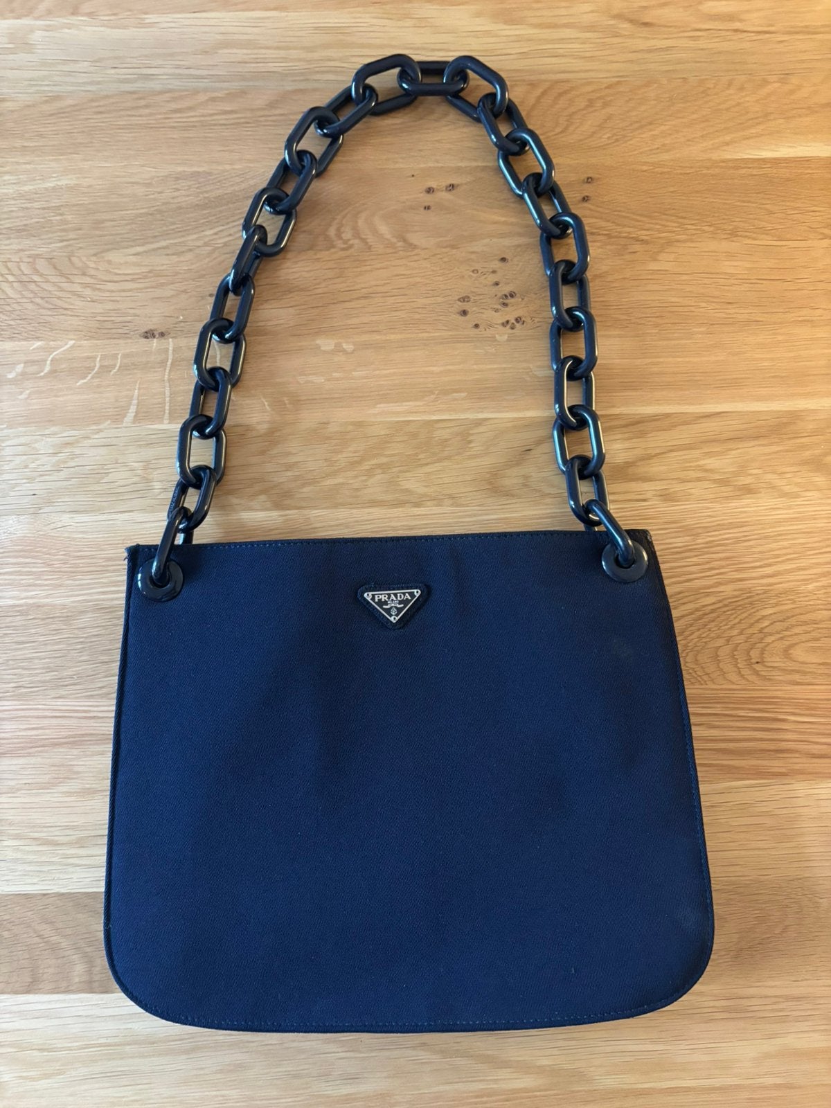 Vintage Prada Tessuto nylon schoudertas met resin chain, Ophalen of Verzenden, Zo goed als nieuw, Blauw, Handtas