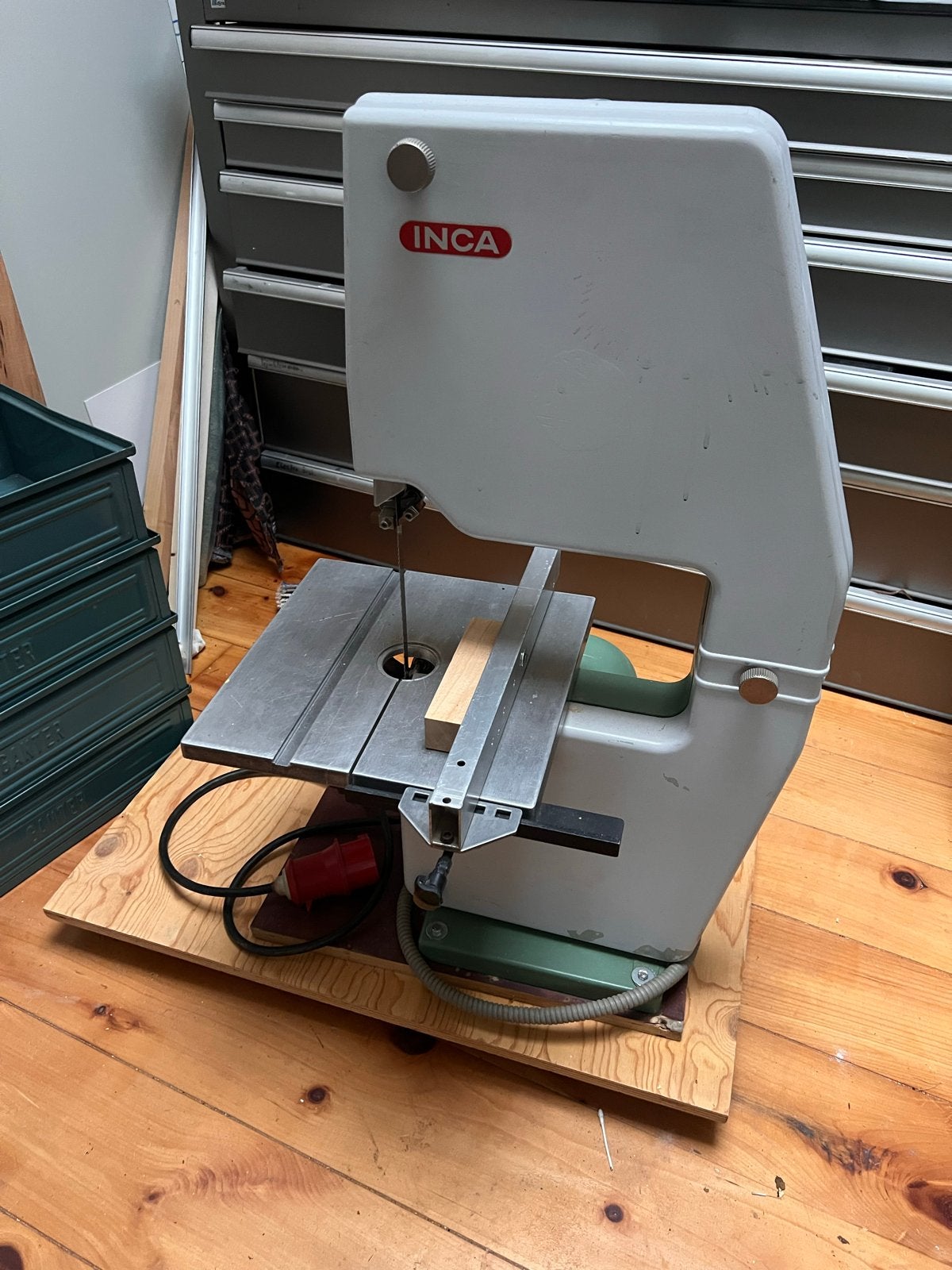 INCA 260 lintzaag 3 fase, Ophalen, Gebruikt, 70 mm of meer, 600 tot 1200 watt
