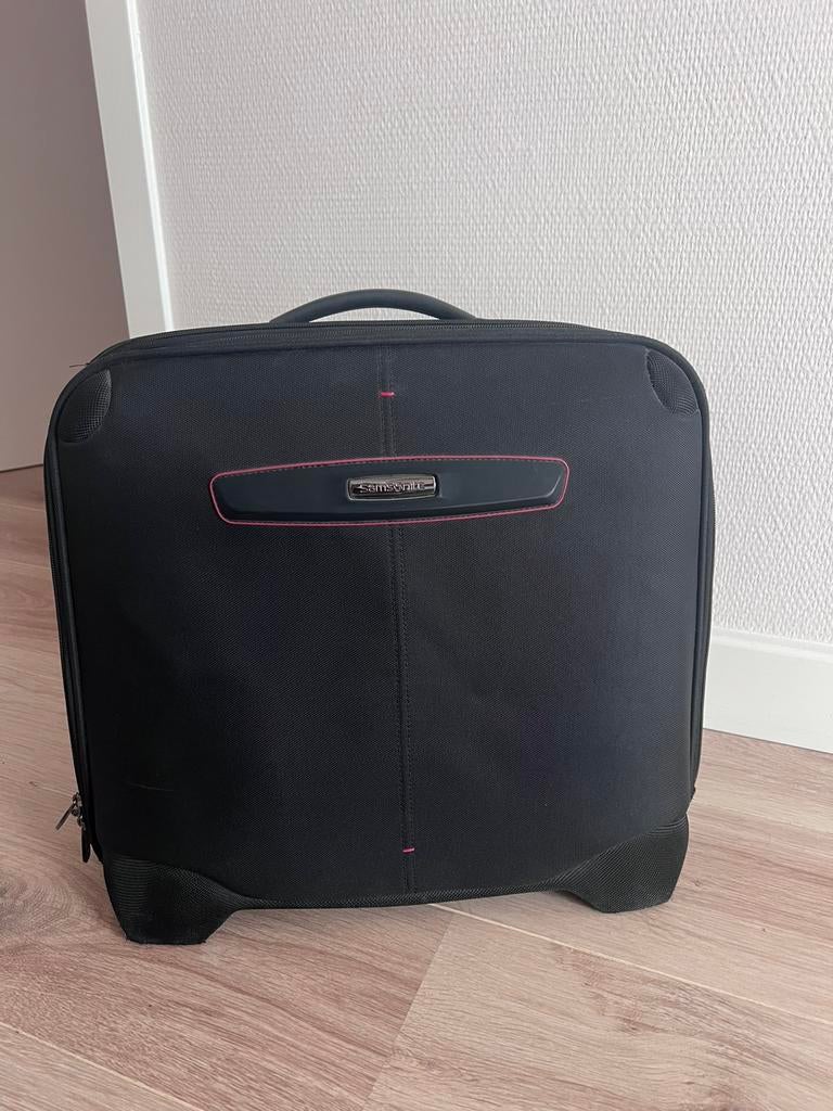 Mooie Samsonite trolley koffer, Ophalen, Zo goed als nieuw, Hard kunststof