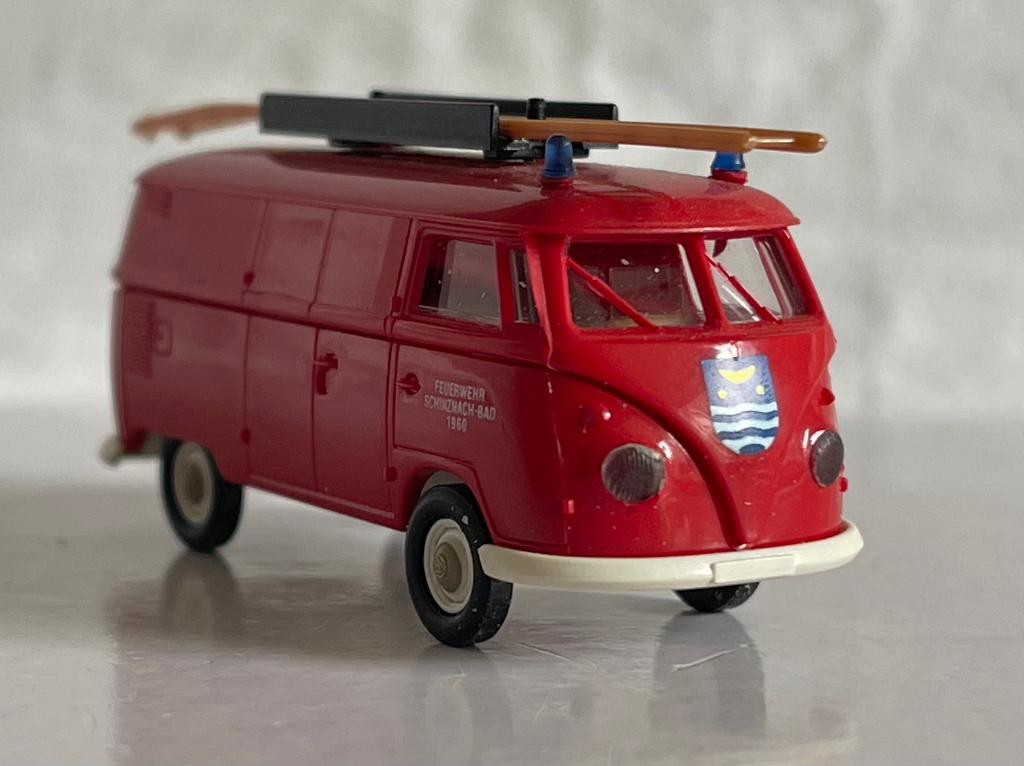 Brekina: Volkswagen T1 Feuerwehr Schinznach-Bad (brandweer), Hobby en Vrije tijd, Modelauto's | 1:87, Ophalen of Verzenden, Zo goed als nieuw