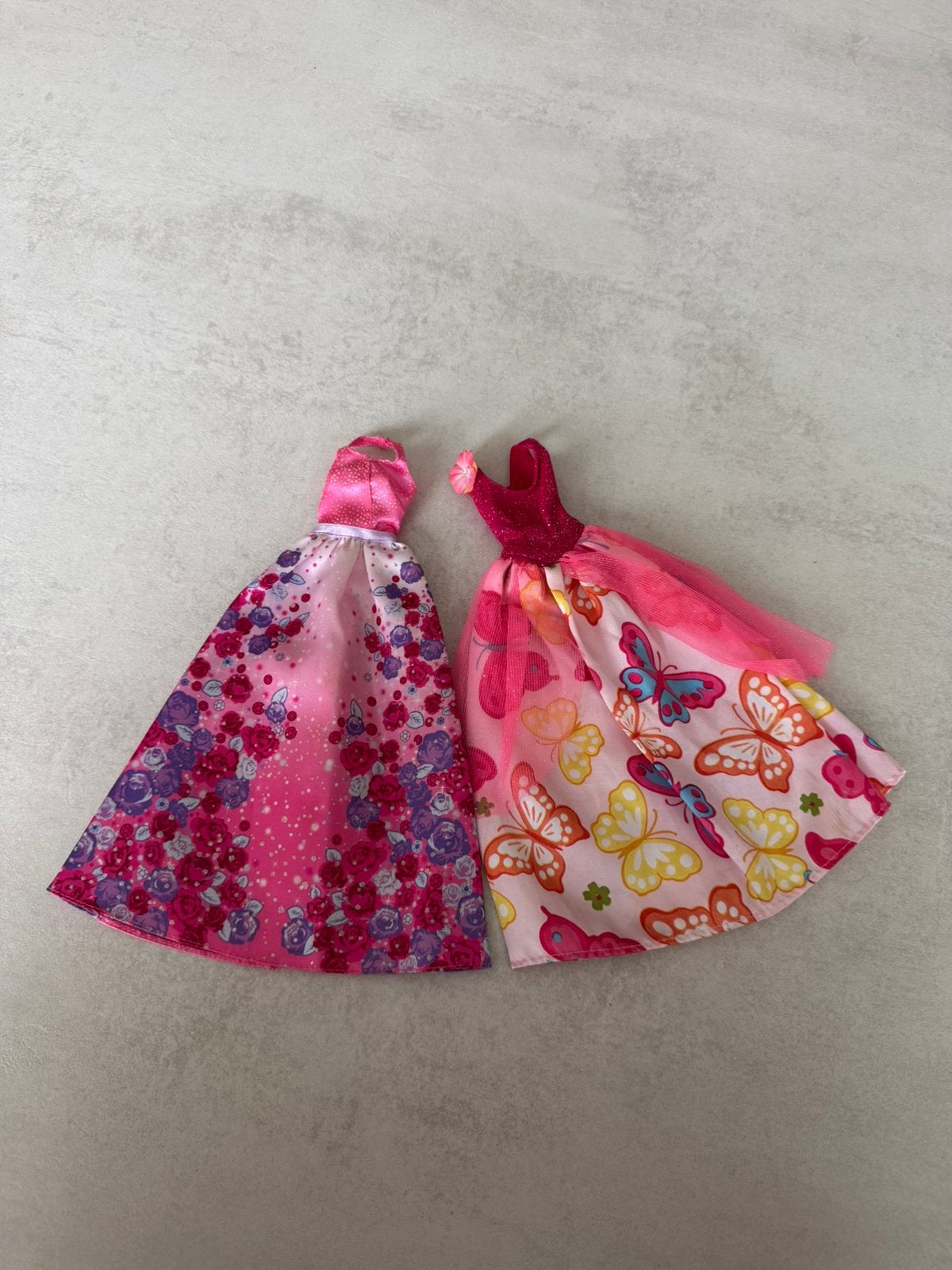 Barbie prinses jurkjes, Verzamelen, Poppen, Gebruikt, Kleertjes, Ophalen of Verzenden