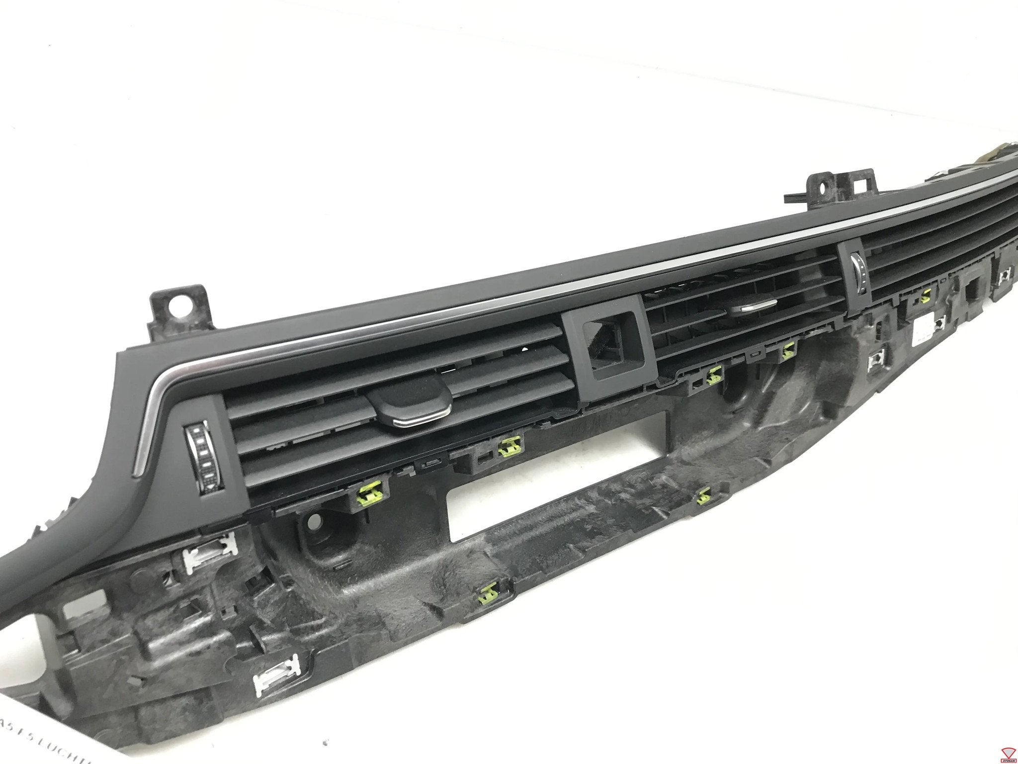 Audi A4 8W A5 F5 Luchtrooster Midden Dashboard 8W1820902C, Gebruikt, AUDI AG, Auto-Union-Strasse 1
85045  Ingolstadt, DE, Kundenbetreuung@audi.de