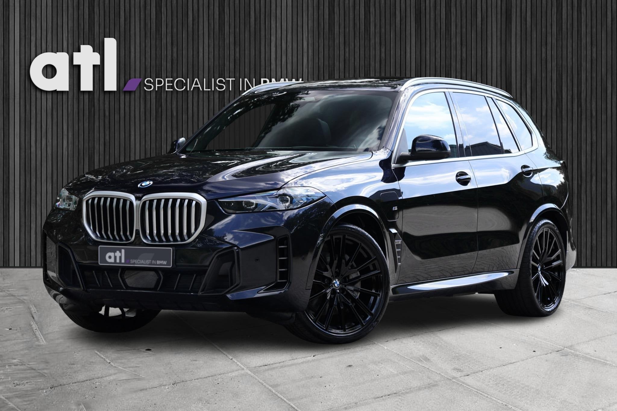 BMW X5 xDrive50e M-Sport | 22"| Pano Sky Lounge | Harman Kar, Gebruikt, 2395 kg, Zwart, 489 pk