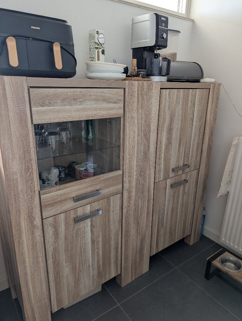 2 buffetkasten, Ophalen, 100 tot 150 cm, 100 tot 150 cm, 25 tot 50 cm
