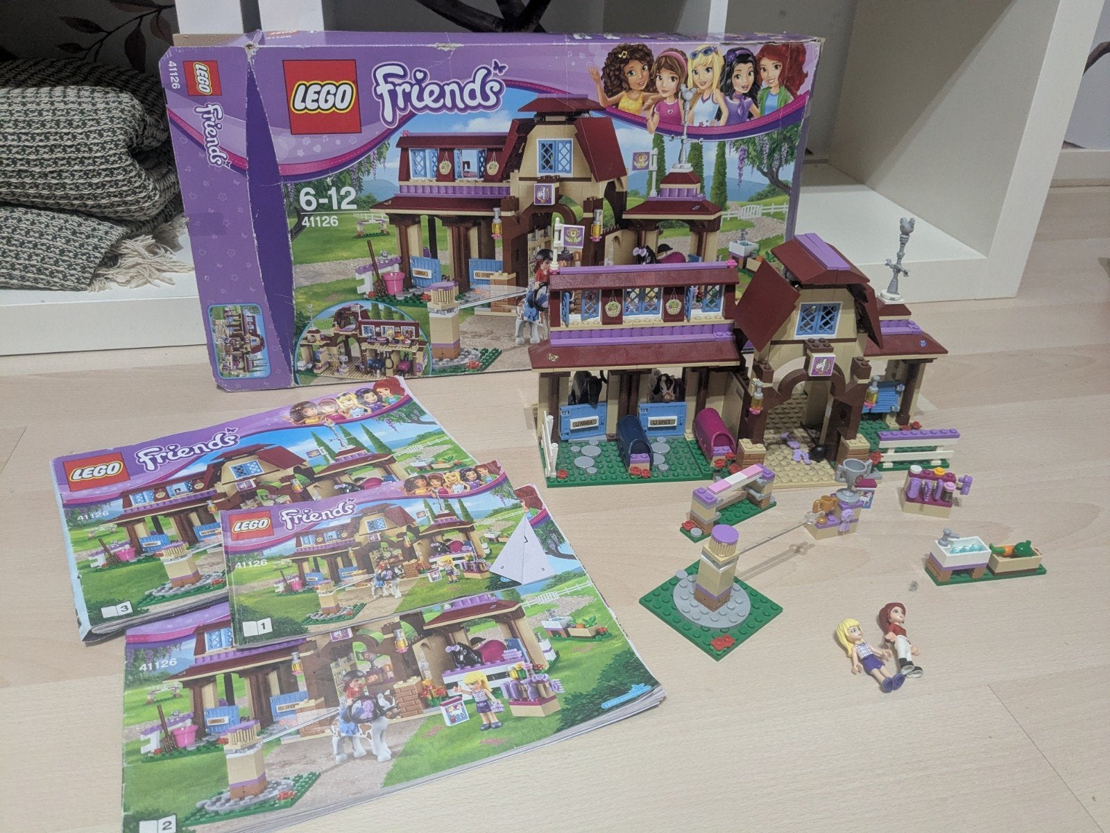 Lego Friends 41126 Heartlake manege, Ophalen of Verzenden, Zo goed als nieuw
