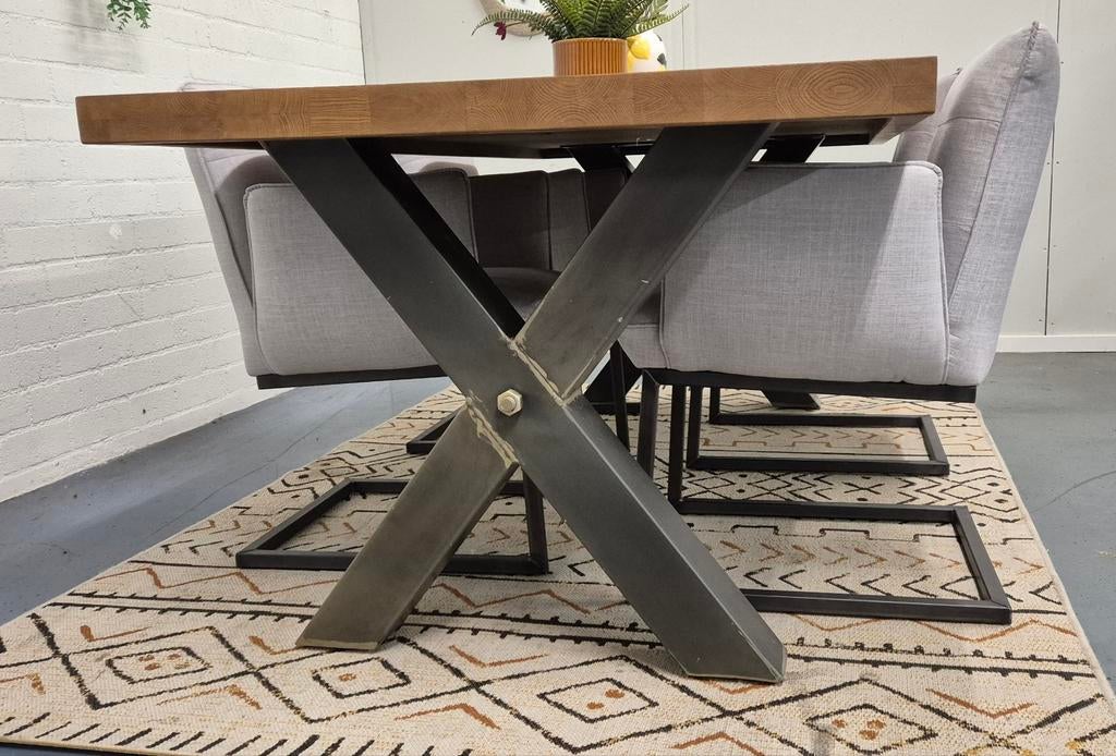 Z.g.a.n Eikenhouten eettafel met z.g.a.n eetkamer stoelen, Ophalen, ., Eikenhout, 200 cm of meer