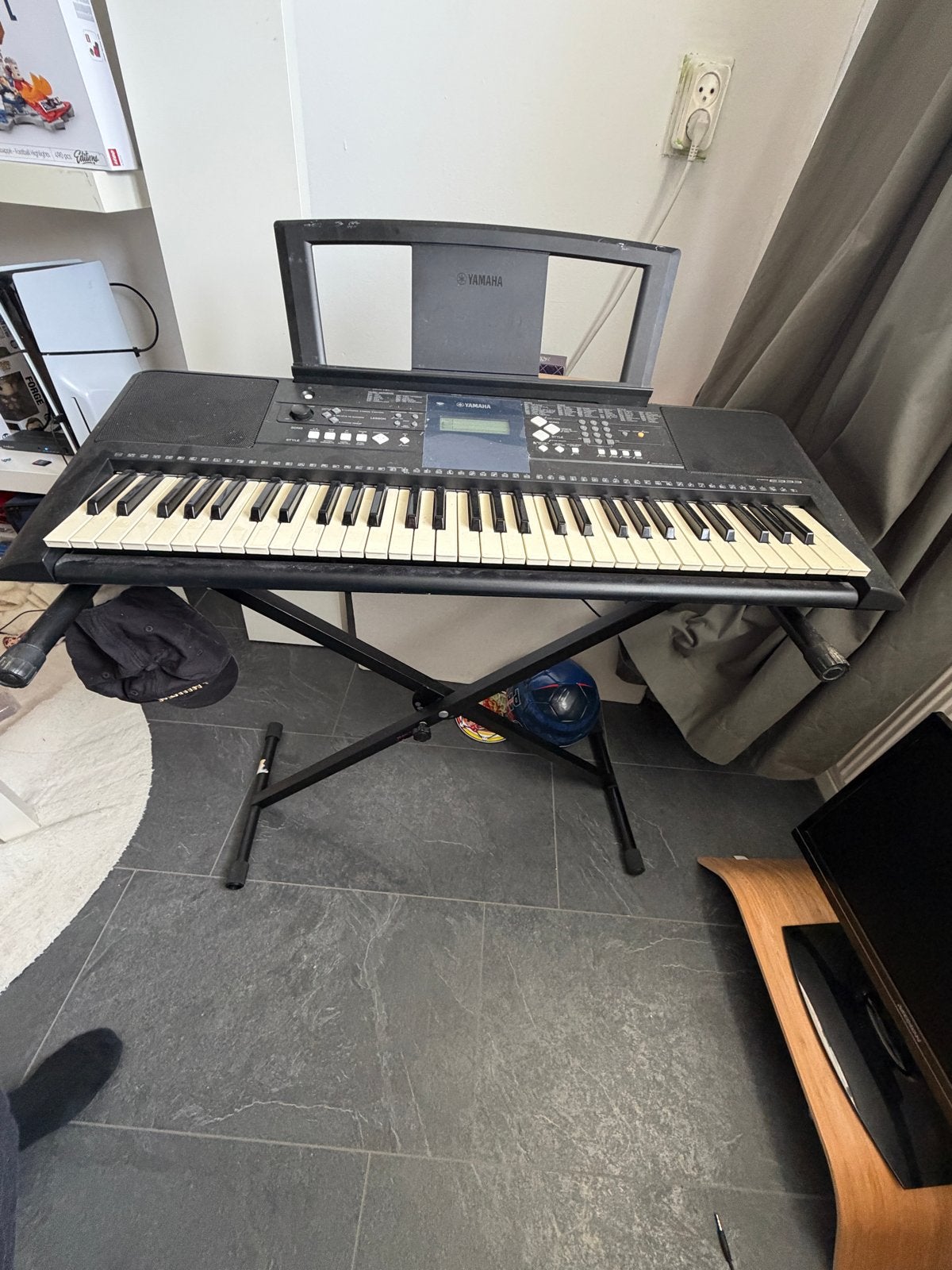 Yamaha PSR-E333 Keyboard met standaard, Muziek en Instrumenten, Ophalen, Yamaha, Met standaard, 61 toetsen