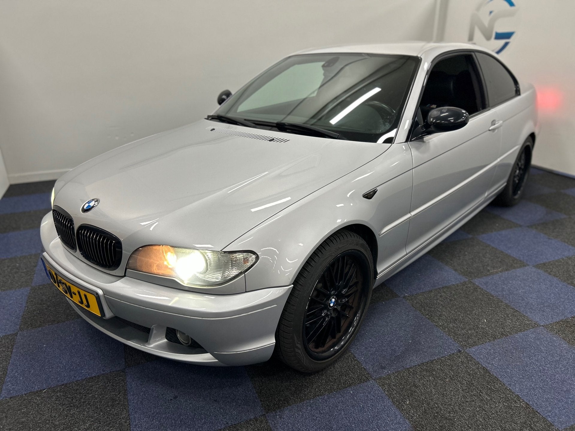 BMW 3-serie Coupé 318Ci Special Executive / AUTOMAAT / DEAL, Automaat, Dealer onderhouden, Achterwielaandrijving, 680 kg