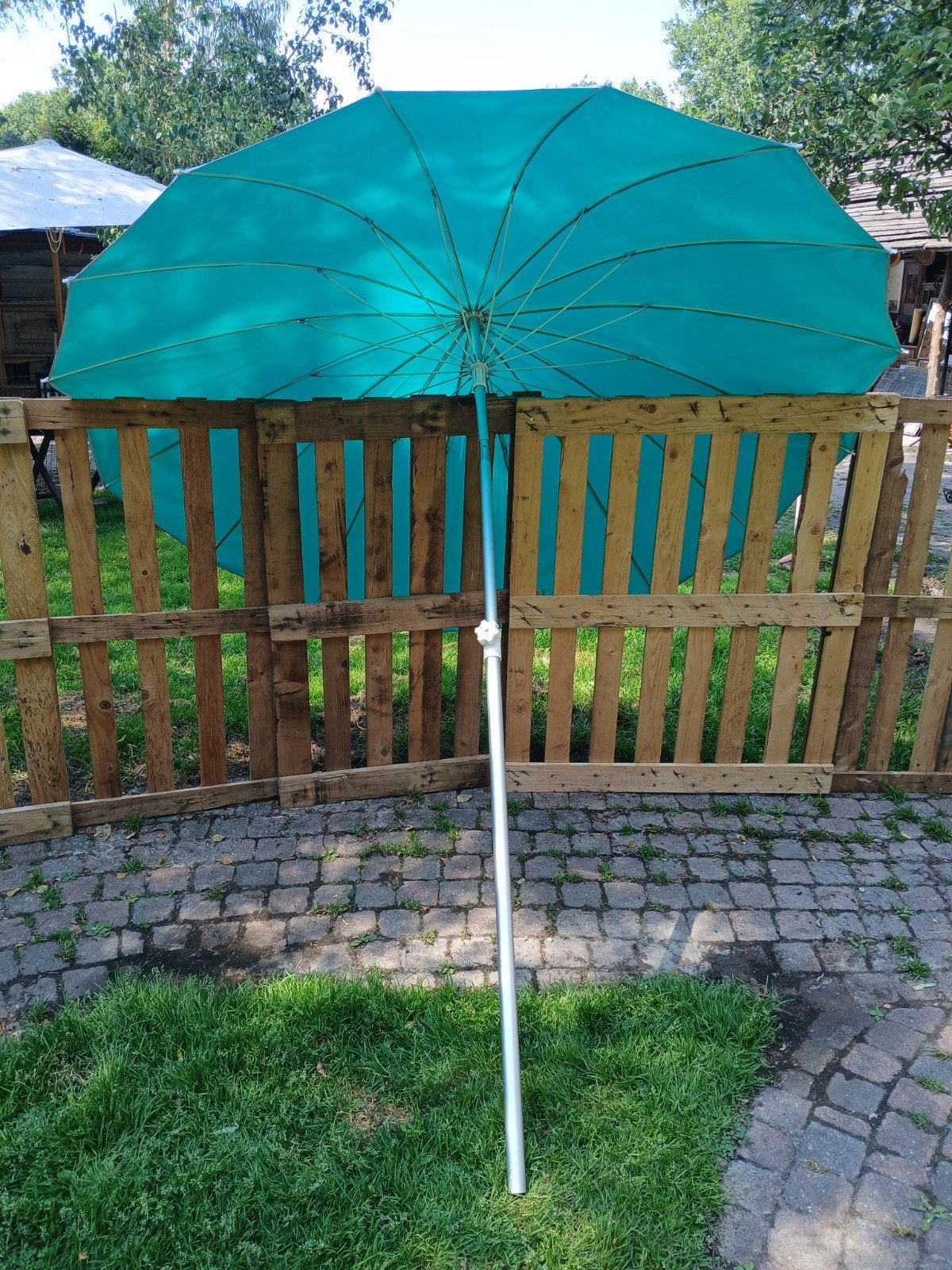 Mintgroene strandparasol - Ideaal voor zonovergoten dagen, Tuin en Terras, Parasols, Ophalen of Verzenden, 1 tot 2 meter, Verstelbaar