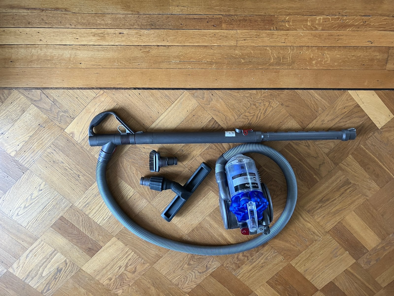 Dyson City DC26 Allergy sledestofzuiger met accessoires, Inclusief accessoires, Gebruikt, Ophalen of Verzenden, Dyson