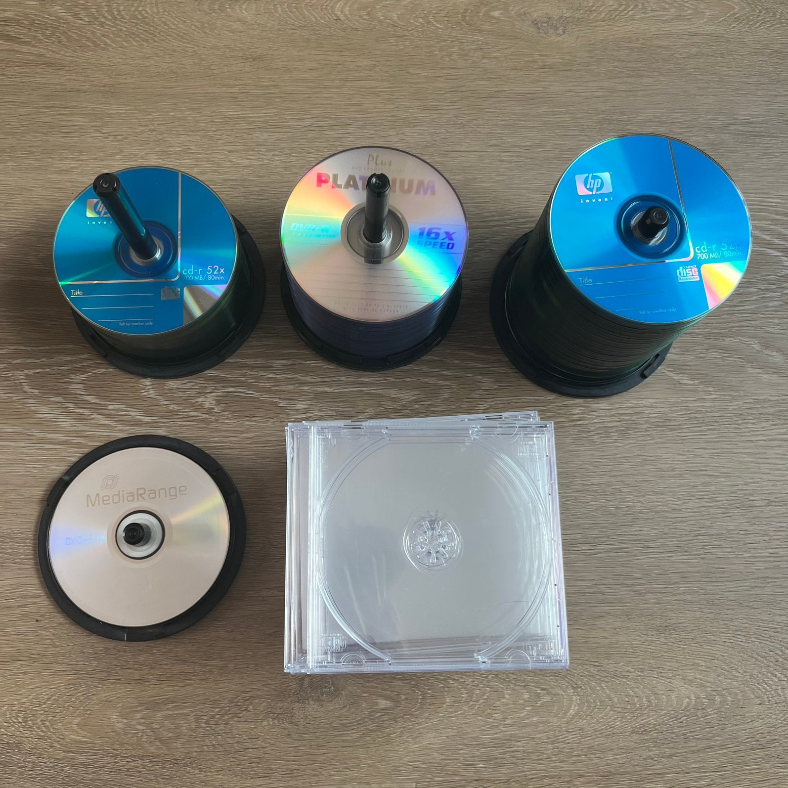 Partij lege CD's/DVD's (HP, Platinum, MediaRange) + Cases, Computers en Software, Beschrijfbare discs, Ophalen, Zo goed als nieuw