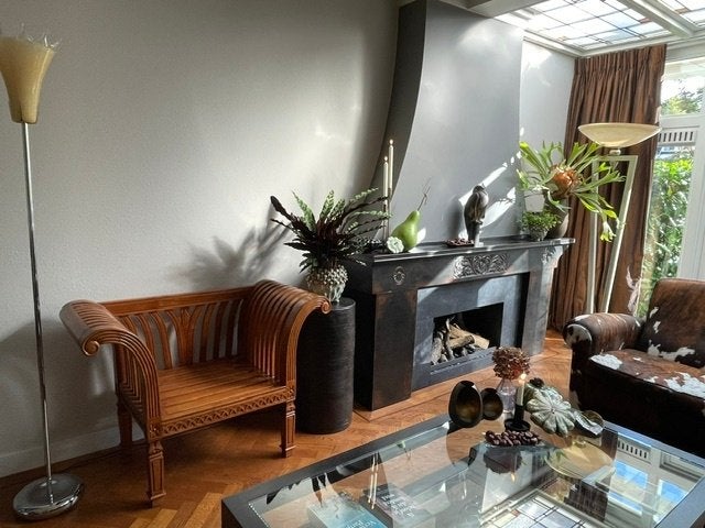 Grote teak houten koloniale stoel, Huis en Inrichting, Ophalen, Bruin, Koloniaal, Zo goed als nieuw
