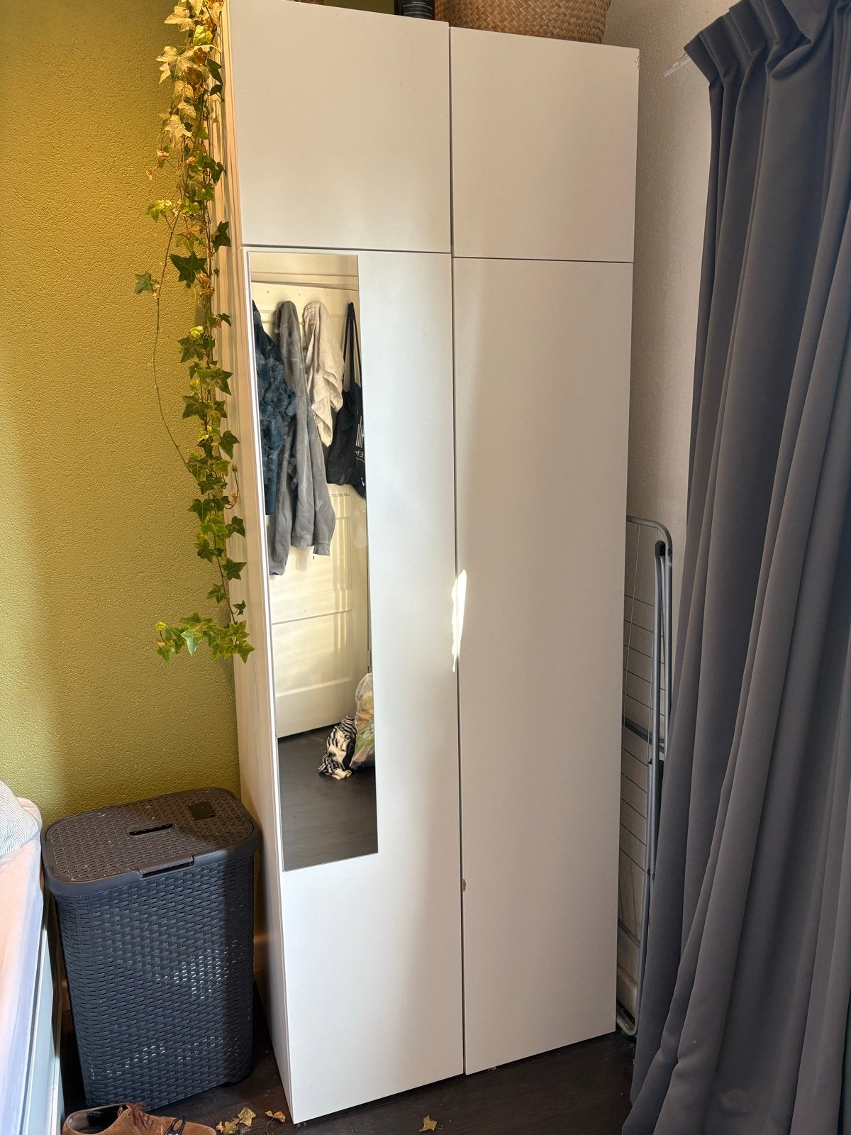 IKEA kast met spiegeldeur, klein beschadiging, Huis en Inrichting, Kasten | Kledingkasten, Gebruikt, 200 cm of meer, 50 tot 100 cm