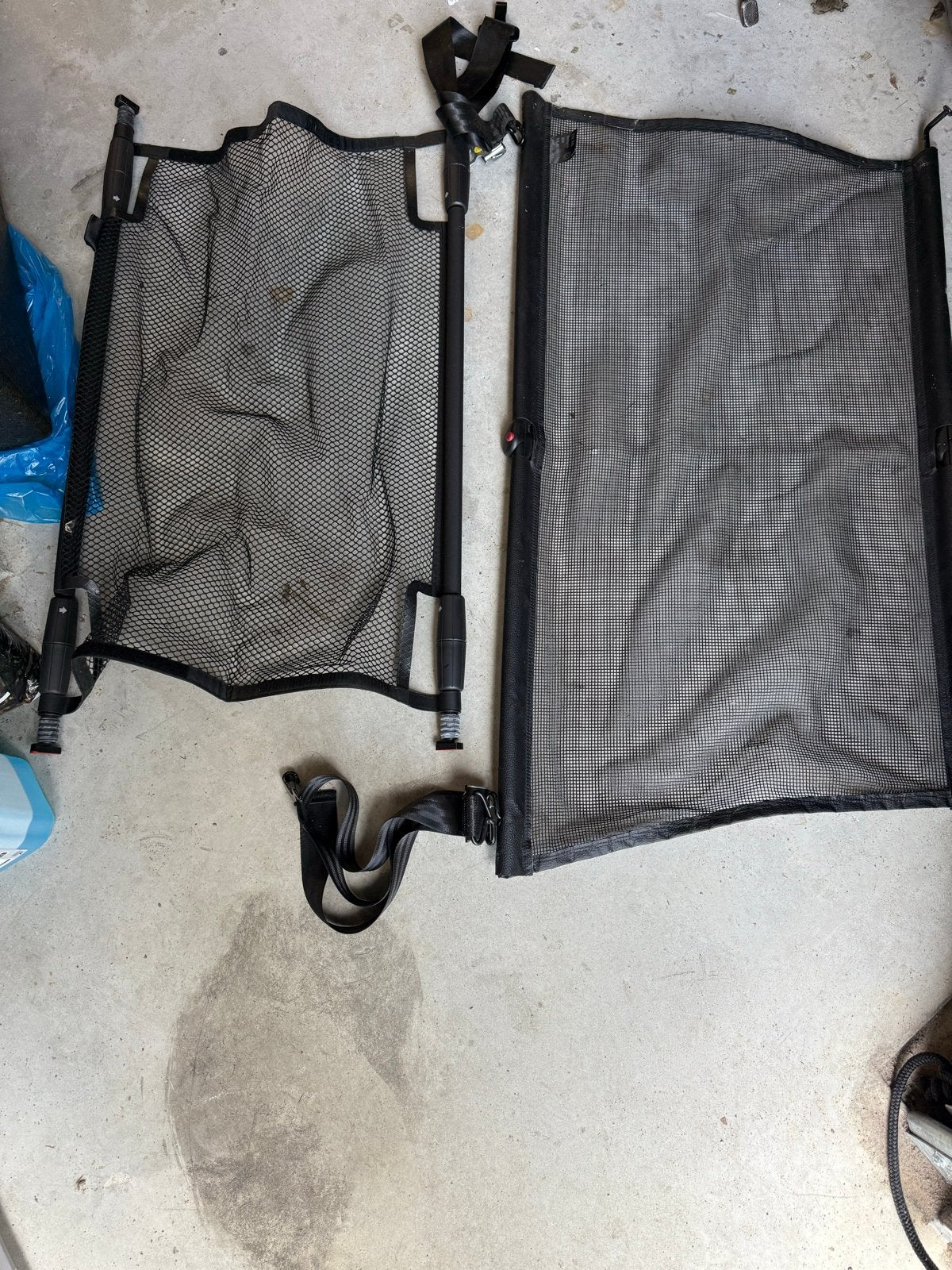 Vw Touran bagagenet / hondenrek, Ophalen, Gebruikt