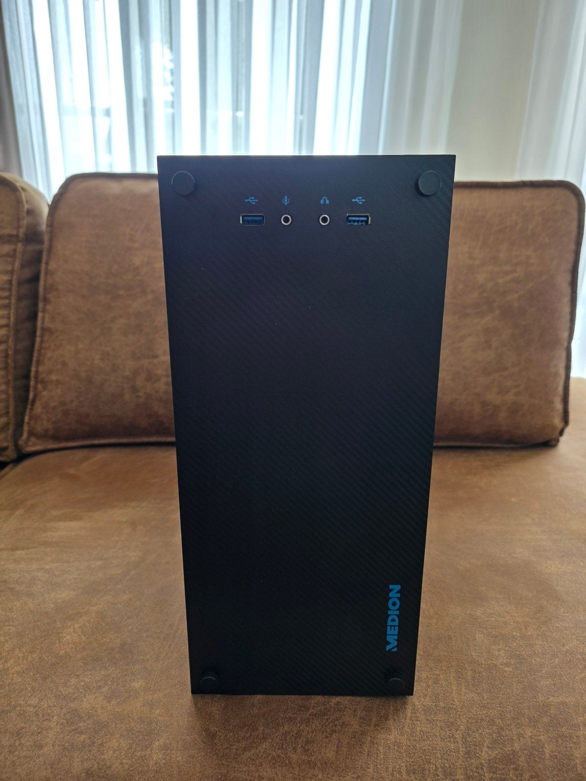 Medion akoya E62029 / LG 27UL500, Ophalen, 2 tot 3 Ghz, Met monitor, Zo goed als nieuw