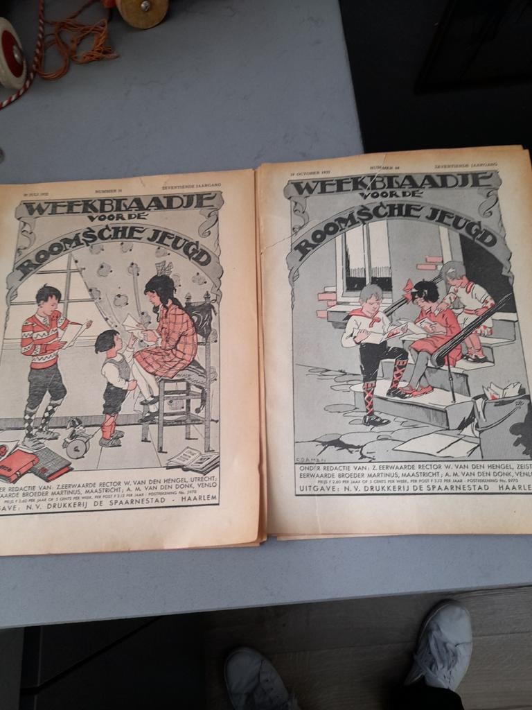 Weekblaadje voor de Roomsche Jeugd - 1932 (2 stuks), Ophalen of Verzenden, Gelezen, Overige typen