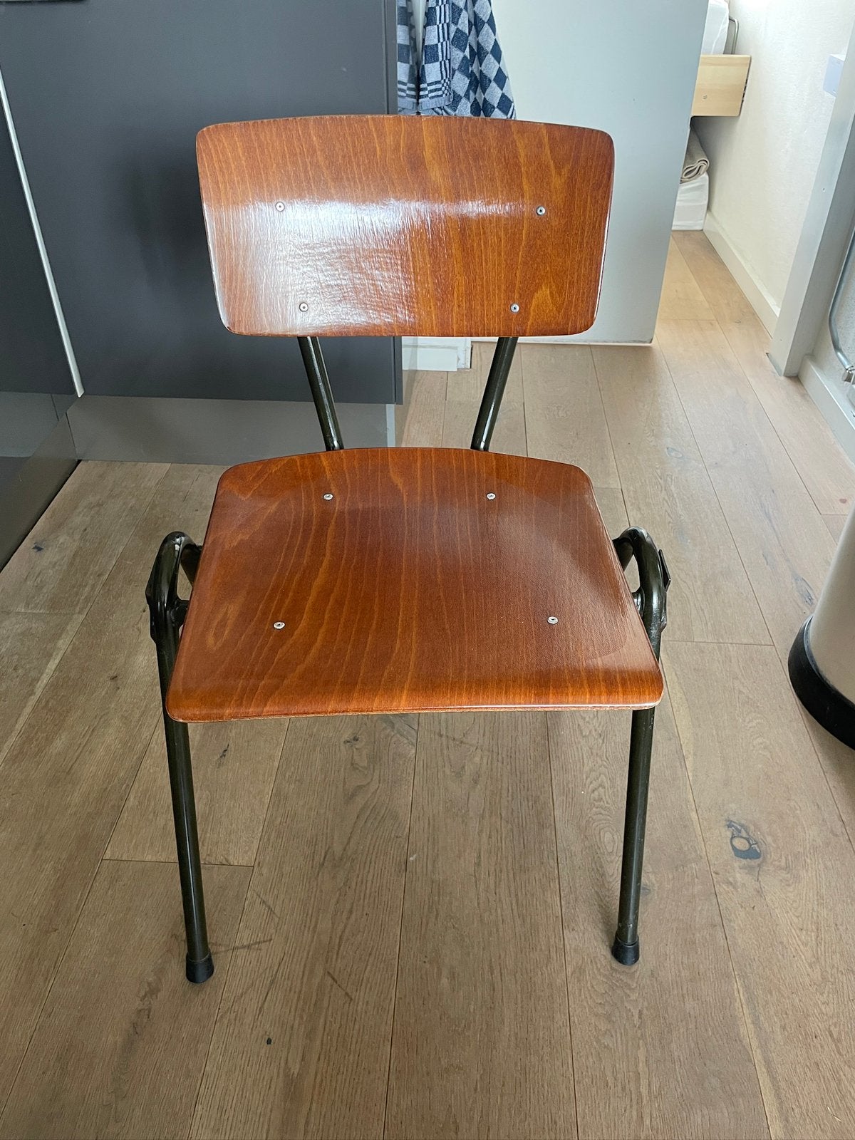 Vintage schoolstoel / eettafel, Ophalen, Zo goed als nieuw, Bruin