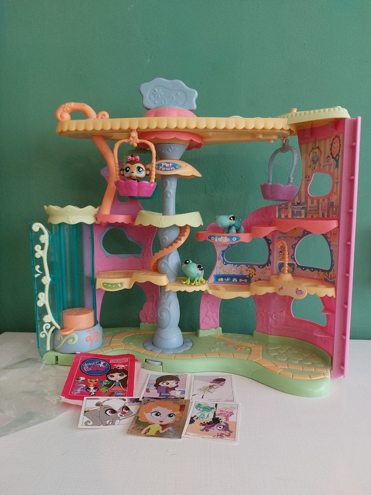 Littlest Pet Shop Speelhuis met Dieren en Stickers, Ophalen of Verzenden, Zo goed als nieuw, Jongen of Meisje